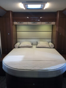 LMC Cruiser Comfort T742 Schlafzimmer