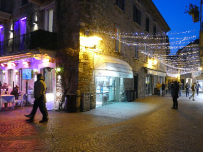 Weihnachtsbeleuchtung in Sirmione