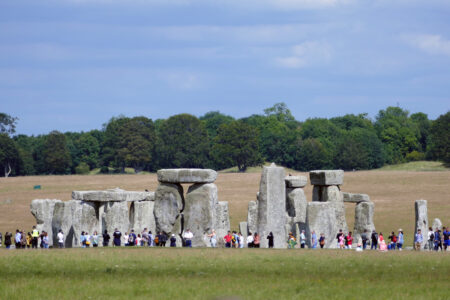 Touristen am Stonehenge