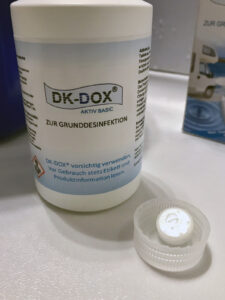 Frischwassertank reinigen - DK-DOX Aktiv Basic