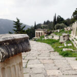 Ein Blick in die Zukunft Schatzhaus der Athener in Delphi