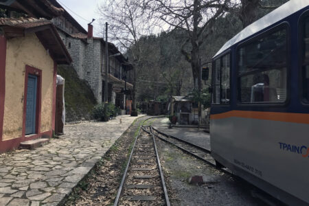 Zahnradbahn - Bahnhof Kato Zachlorou